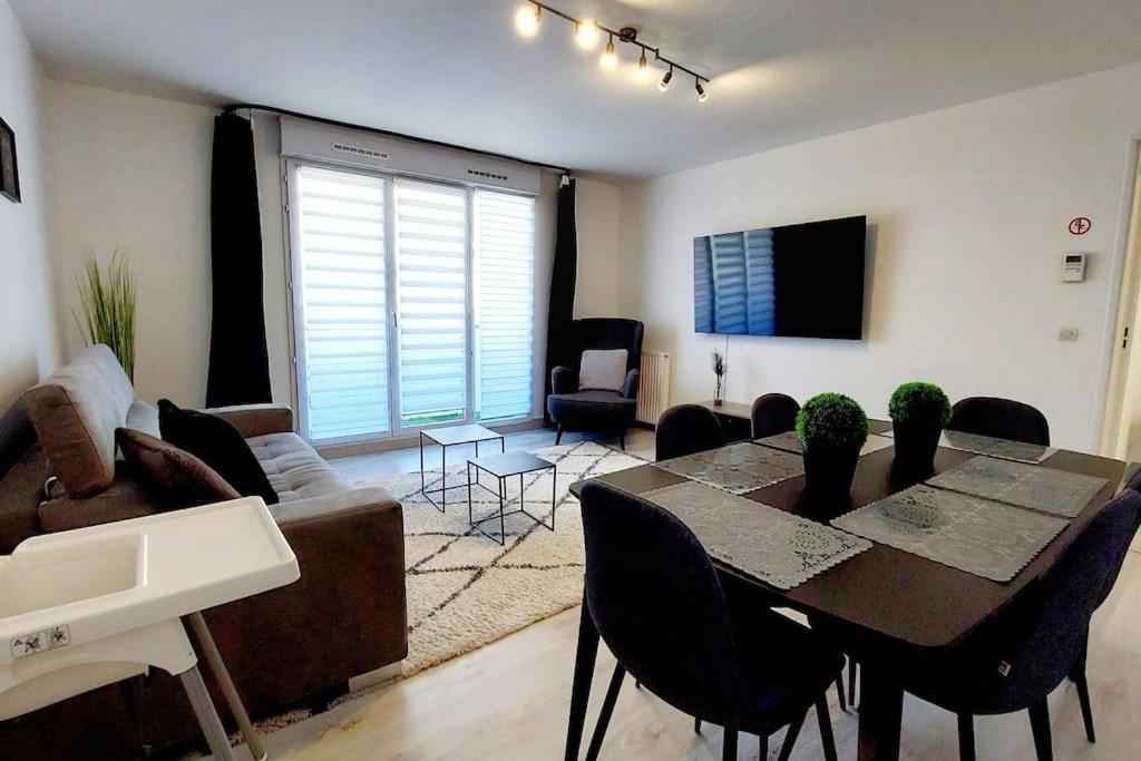 Cosy Home 2, 2 Chambres, 6 Personnes, 3 Min Gare, Parking Cergy Exteriér fotografie