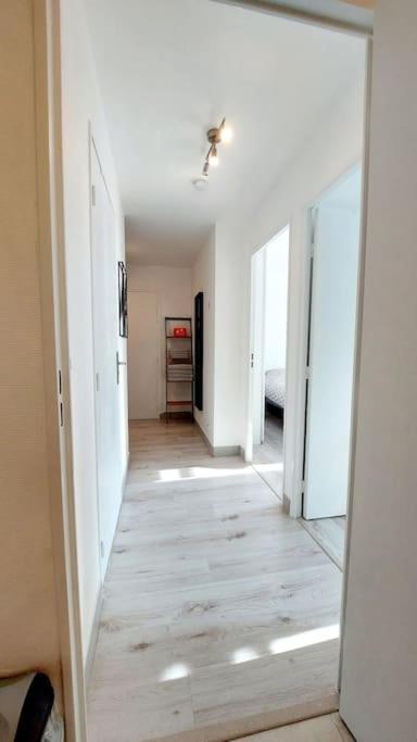 Cosy Home 2, 2 Chambres, 6 Personnes, 3 Min Gare, Parking Cergy Exteriér fotografie